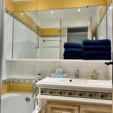 Les Restanques Iris 2124 * Гримо