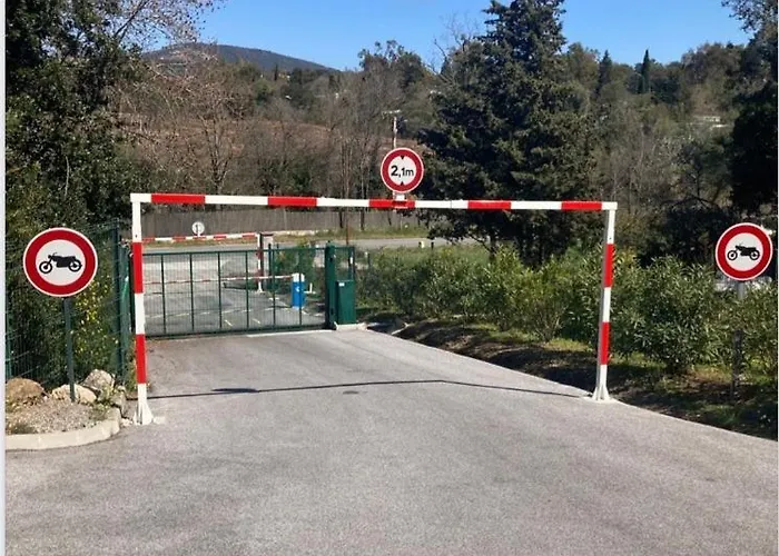 Les Restanques Iris 2124 아파트